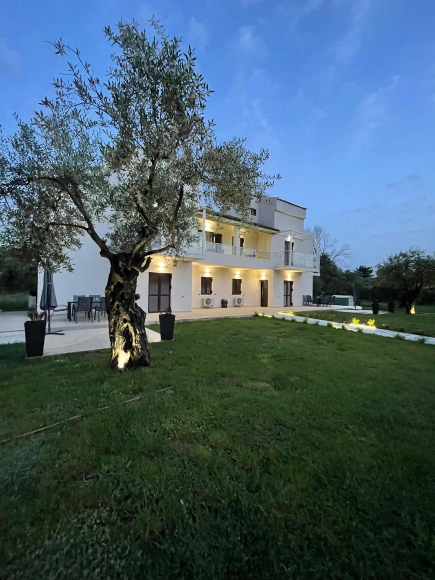 Rodelia * Roda (Corfu)